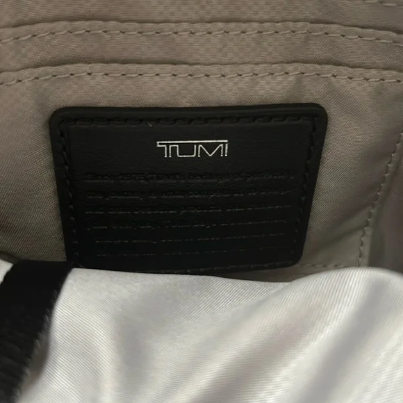 NWT Tumi Ruma crossbody - Picture 6 of 9
